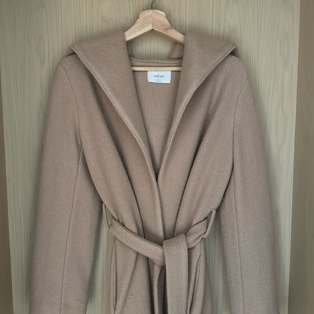 Wilfred, Aritzia, camel colored robe coat size XS